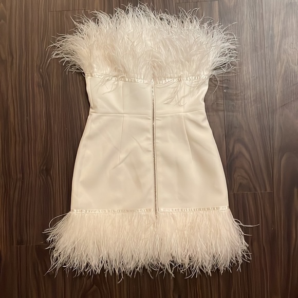 Bronx and Banco Lola Blanc Feathered White Mini Dress - Small - Picture 5 of 6